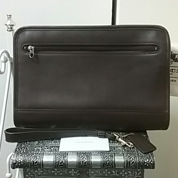 travel clutch bag